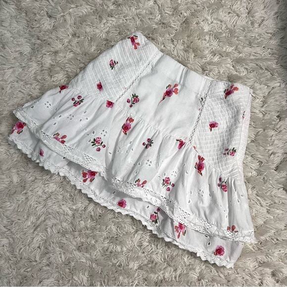 Zara Dresses & Skirts - Zara White Floral Lace Skirt Size M